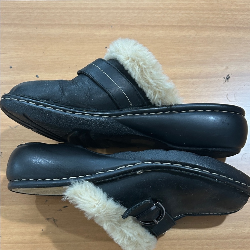 Easy Spirit Black Leather Mule Clogs with Cream Fur Trim - Picture 6 of 8